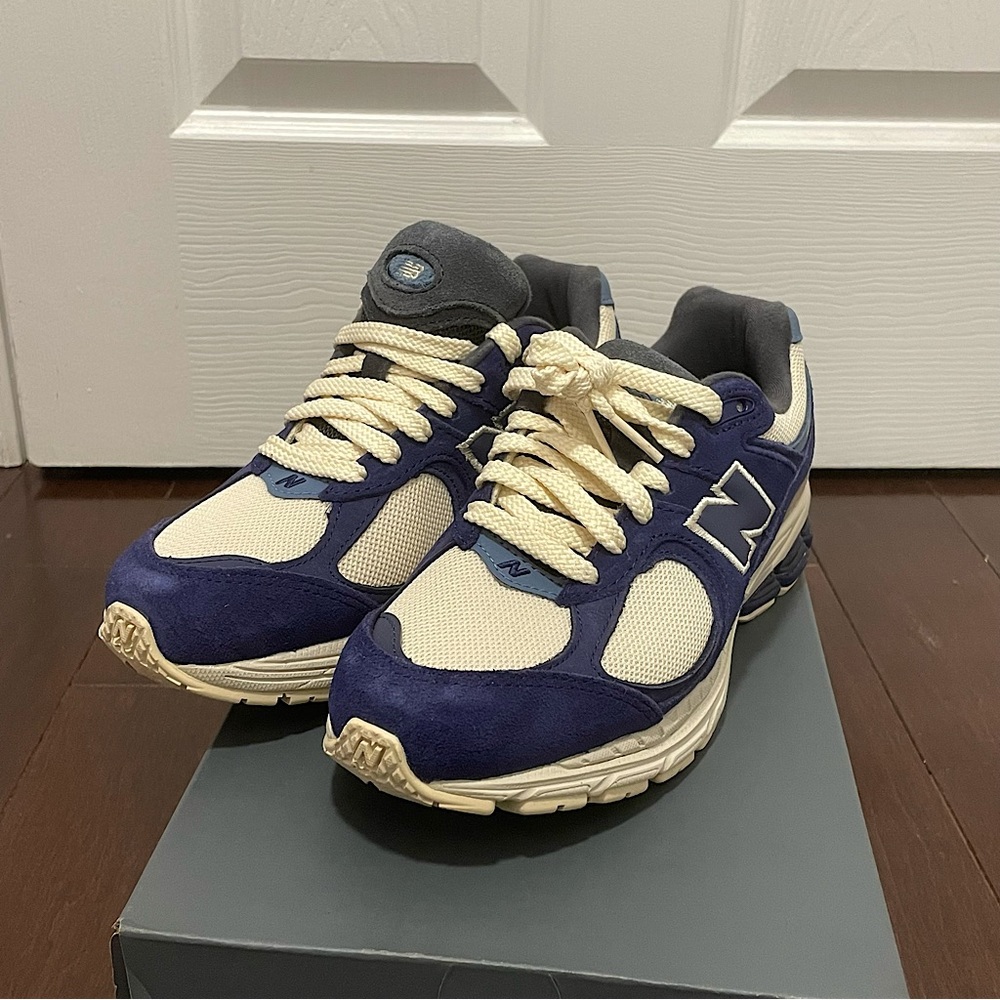 NEW BALANCE 2002 NIGHT TIDE - Picture 1 of 8